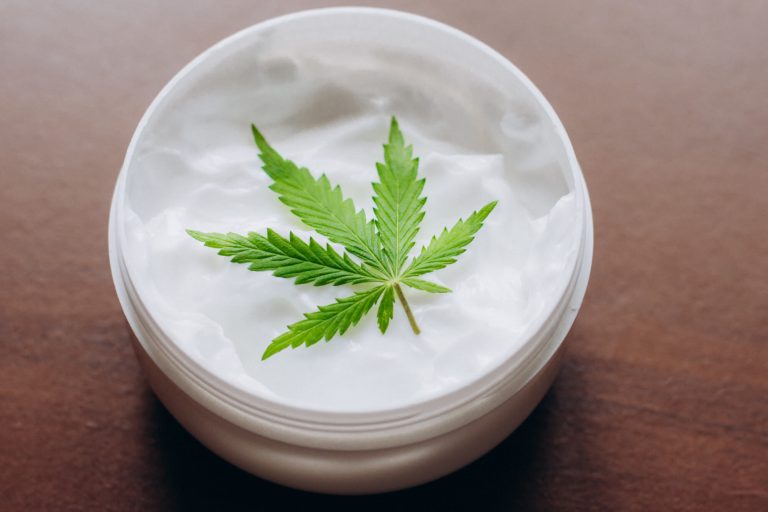 How to Use CBD Cream Effectively: Dosage and Application